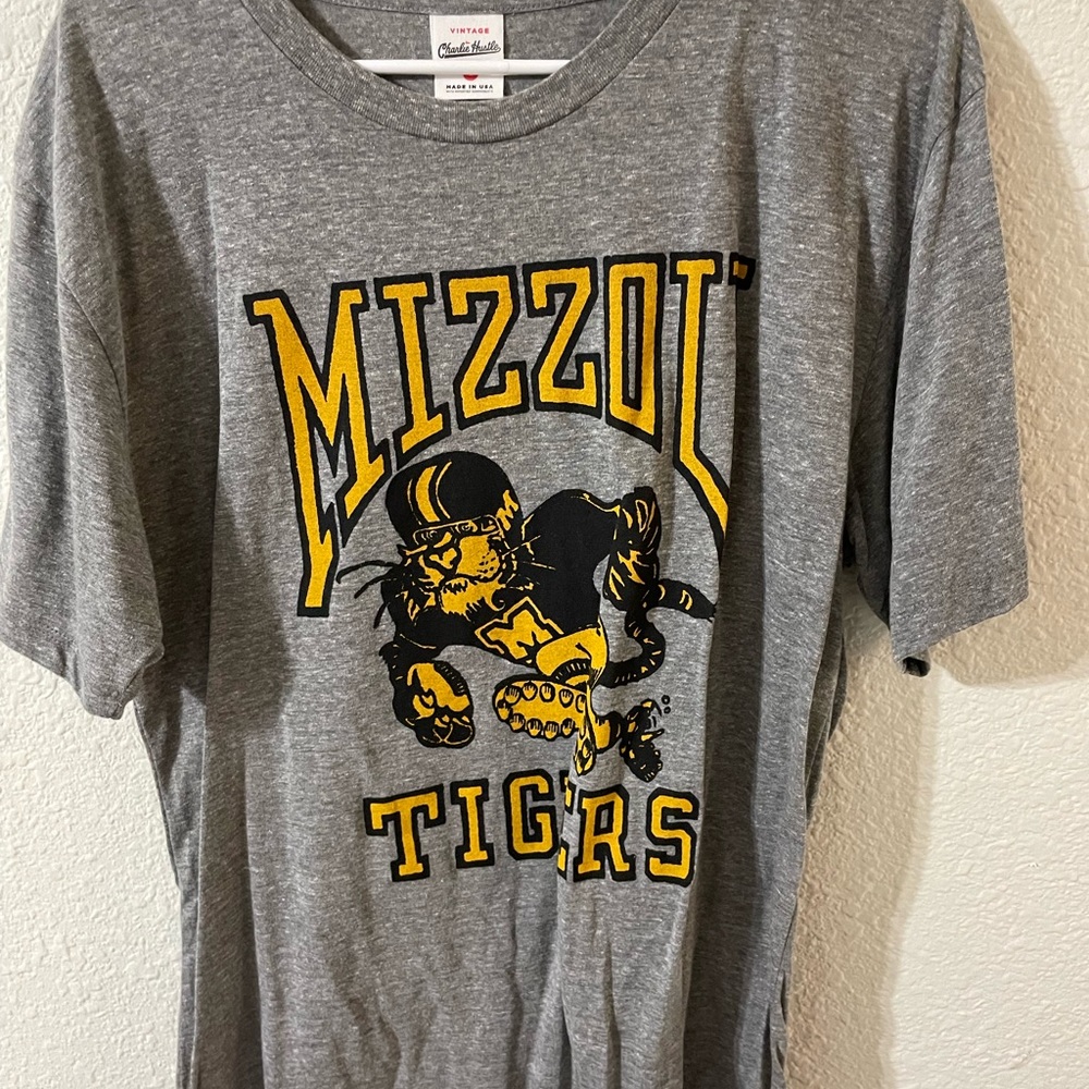 Vintage style MU Football T shirt Size L.